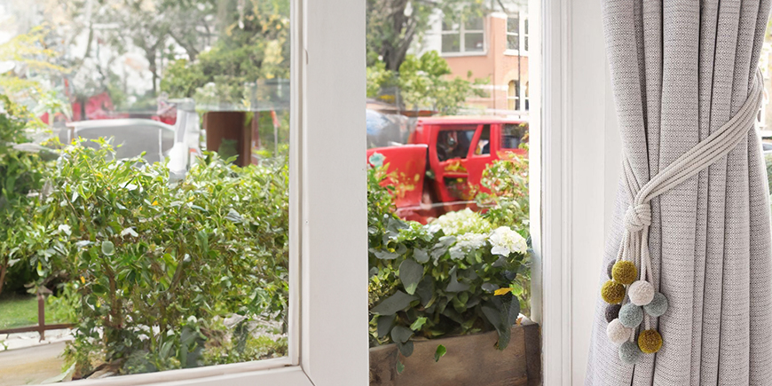 Curtain Tiebacks For Style and Utility