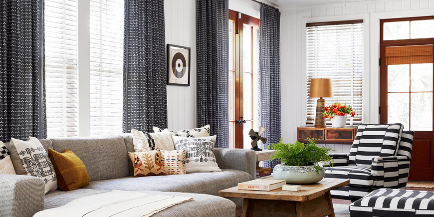 Floor-to-Ceiling Curtains to Make The Room Spacious